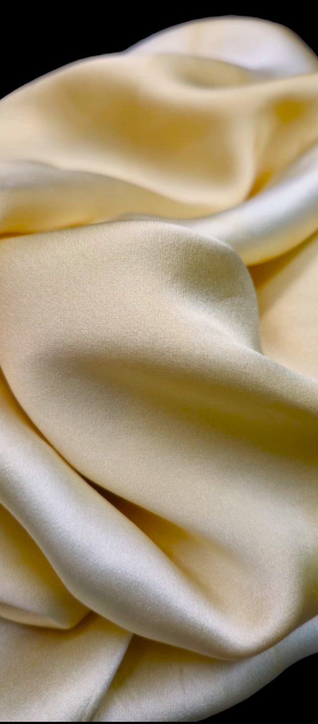 Natural%20Dyed%20100%%20Silk%20Satin%20Fabric%20(100x95%20cm)